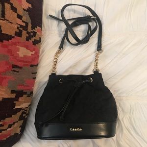 Calvin Klein Black Quilted Crossbody 🌸